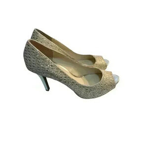 Audrey Brooke Silver Metallic Fabric Upper Peep Toe 4" Heels Size 10, Pre-Owned,